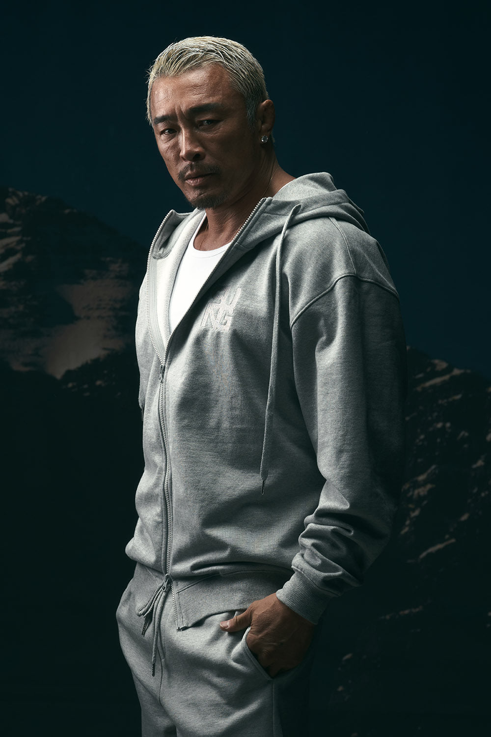 시그니처 러버 후디 집업